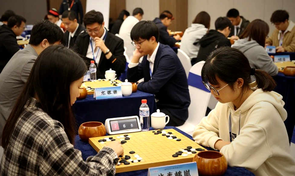 Cúp Câu lạc bộ Châu Âu 2026: Ba đội đồng dẫn đầu ở cả hai bảng trước vòng cuối