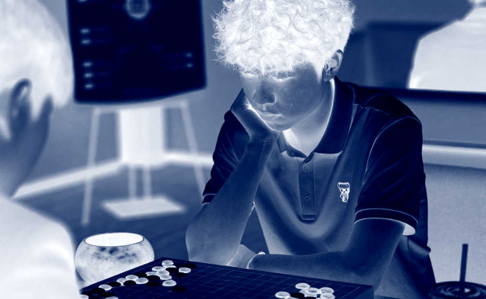 Nước đi bấm nhầm của Carlsen và lời khen hiếm có dành cho Sindarov Nước đi bấm nhầm của Carlsen và lời khen hiếm có dành cho Sindarov