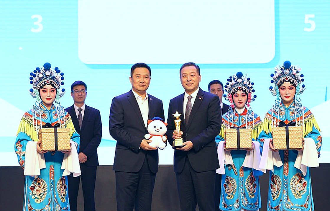Liang hạ Niemann ở vòng một giải Vô địch Cờ vua Mỹ: Khi một cái tít kể câu chuyện khác với bàn cờ