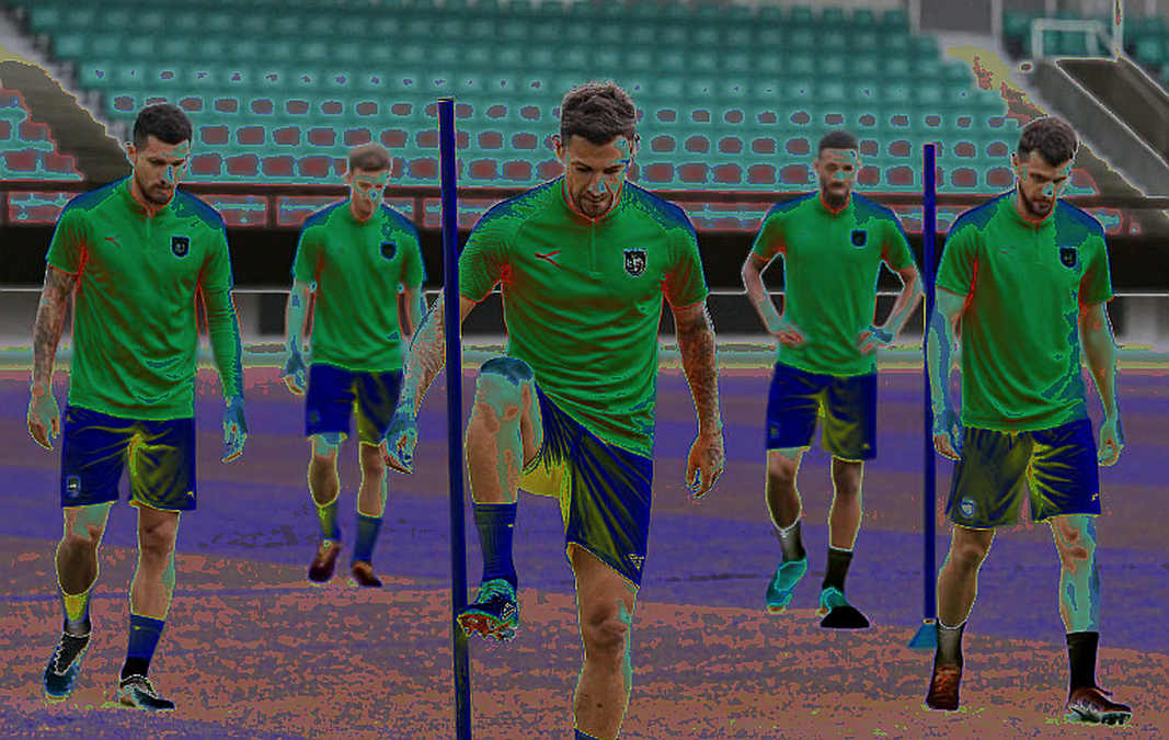 Đêm hội 480.000 đồng trên sân V.League: bản hợp đồng thứ hai không nằm trên khán đài