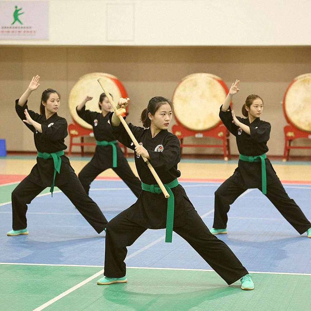 Hạng nặng UFC: 27 triều đại trong 28 năm và nhịp trống không ngừng nghỉ